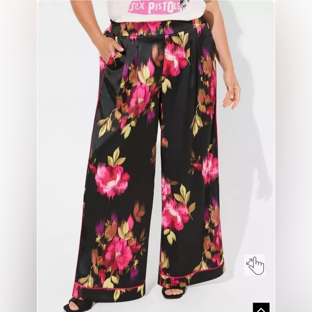 Torrid Wide Leg Satin High Rise Pant 4 NWT